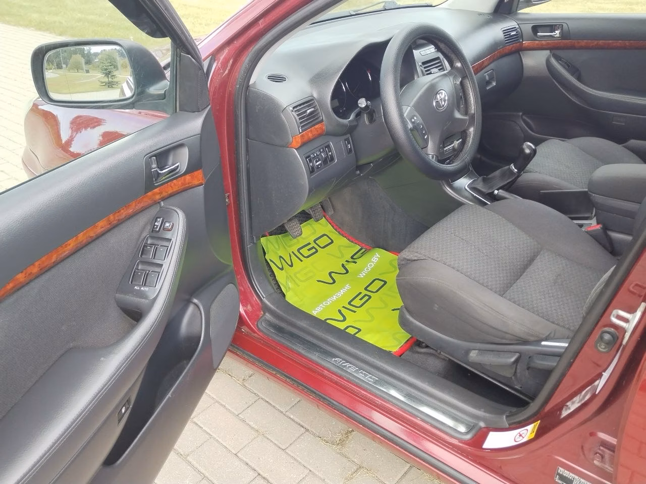 Toyota Avensis фото 9