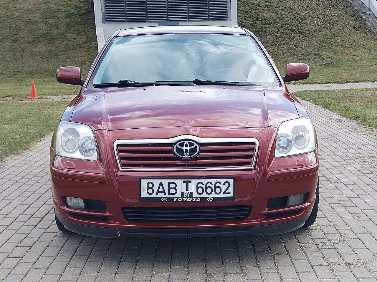 Toyota Avensis фото 4