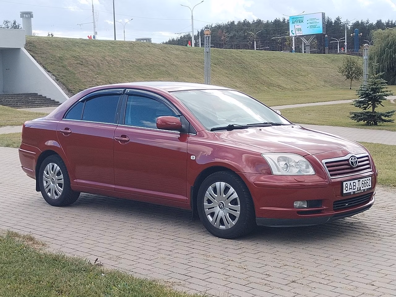 Toyota Avensis фото 5