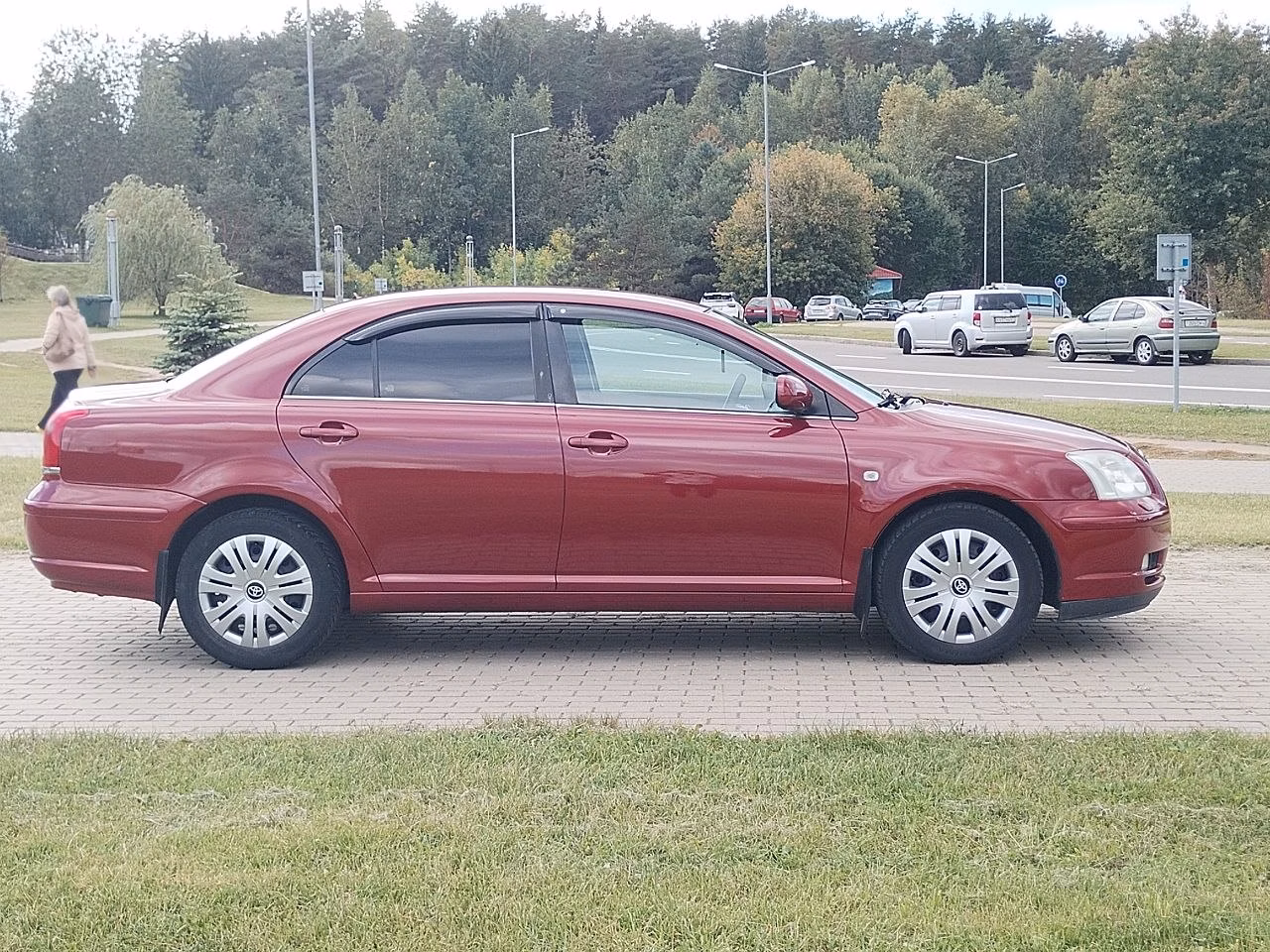 Toyota Avensis фото 7