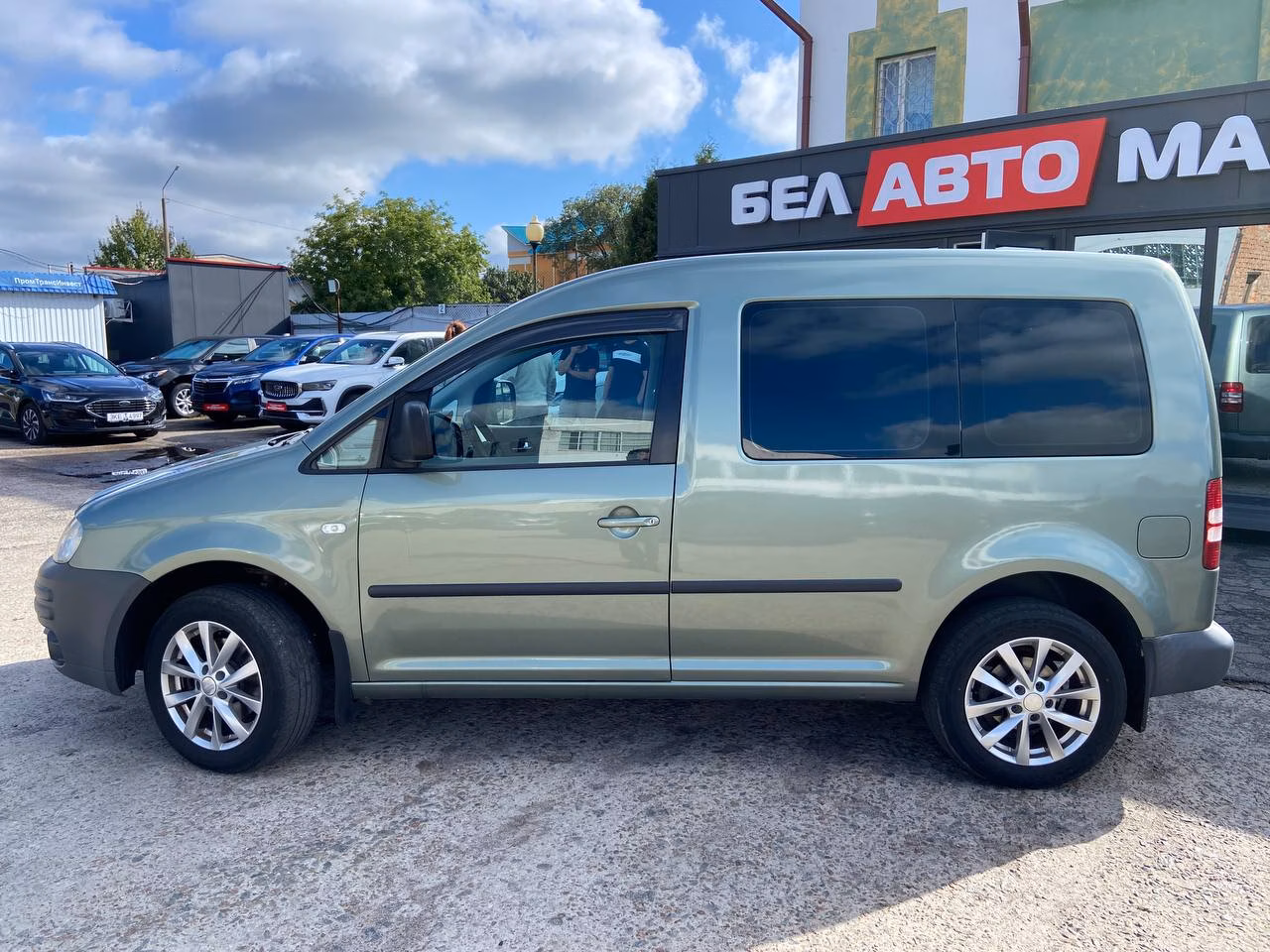 Volkswagen Caddy фото 8