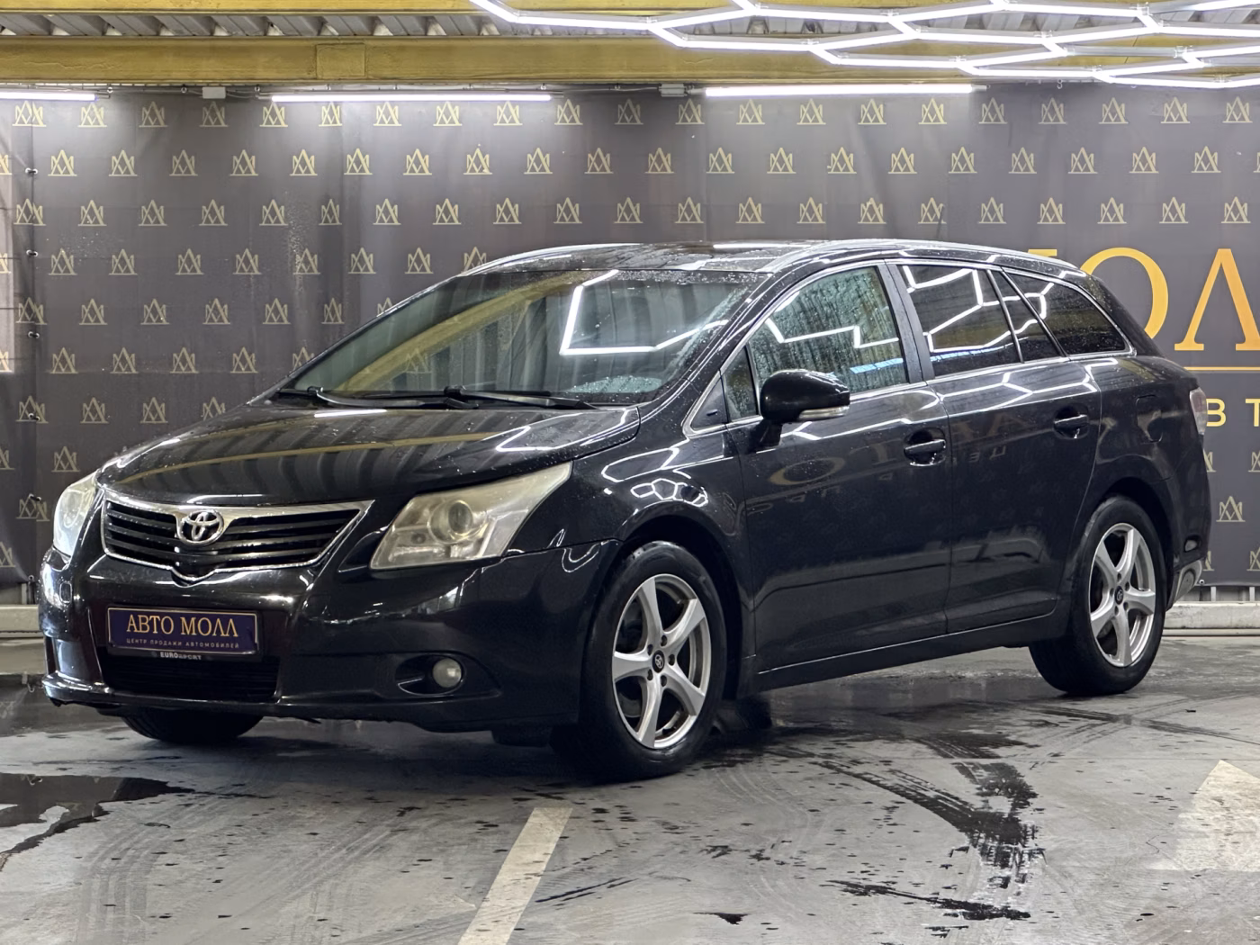 Toyota Avensis фото 3