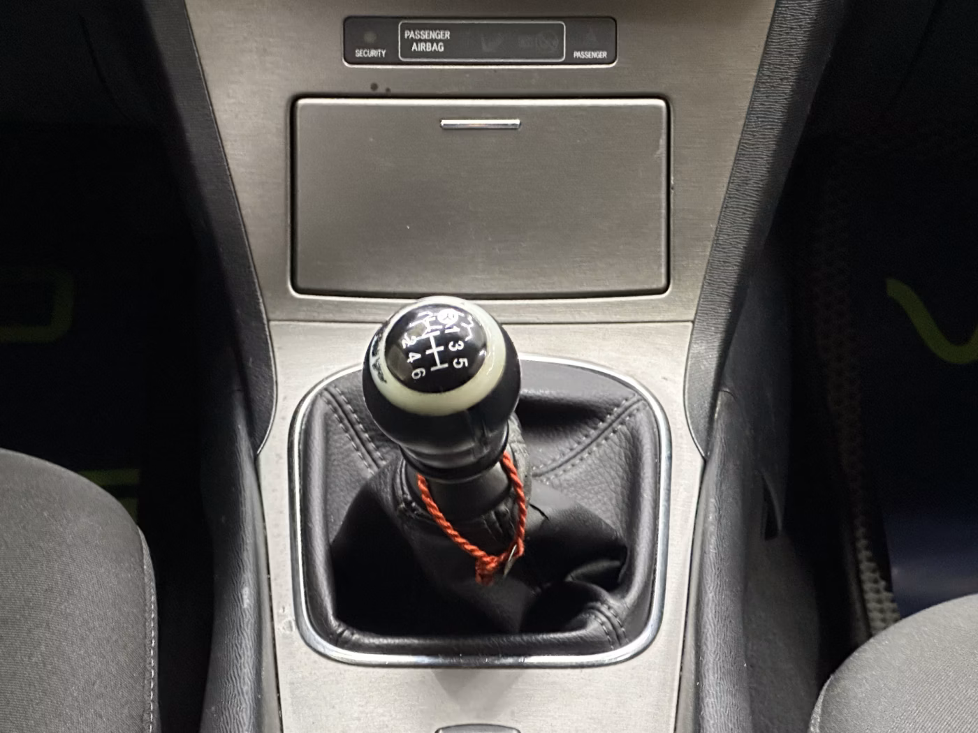 Toyota Avensis фото 17