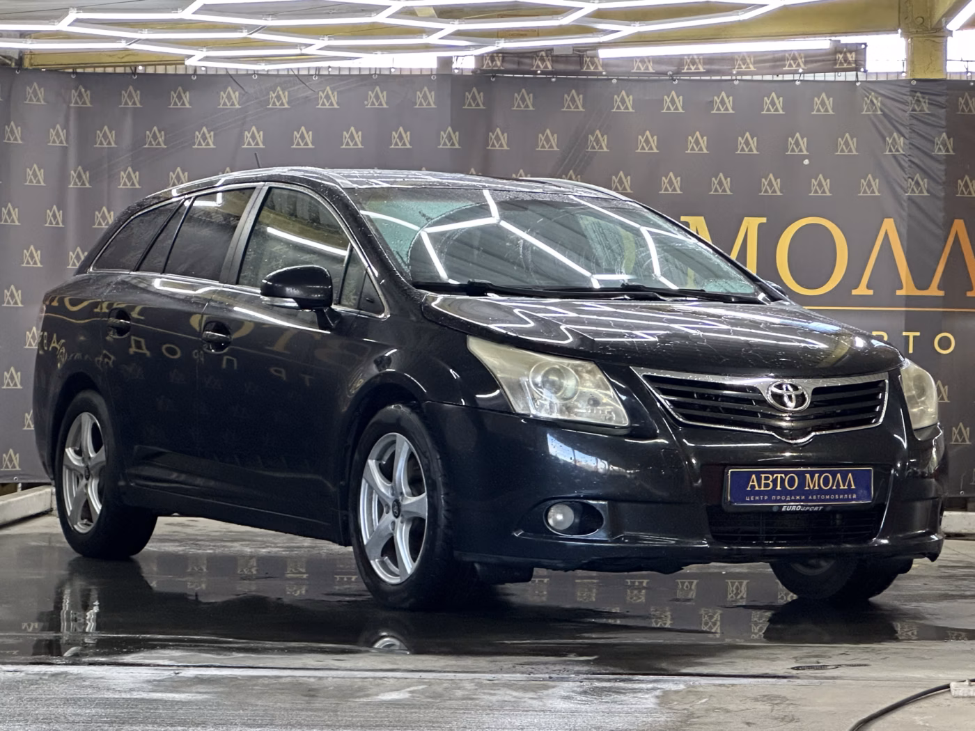 Toyota Avensis фото 4