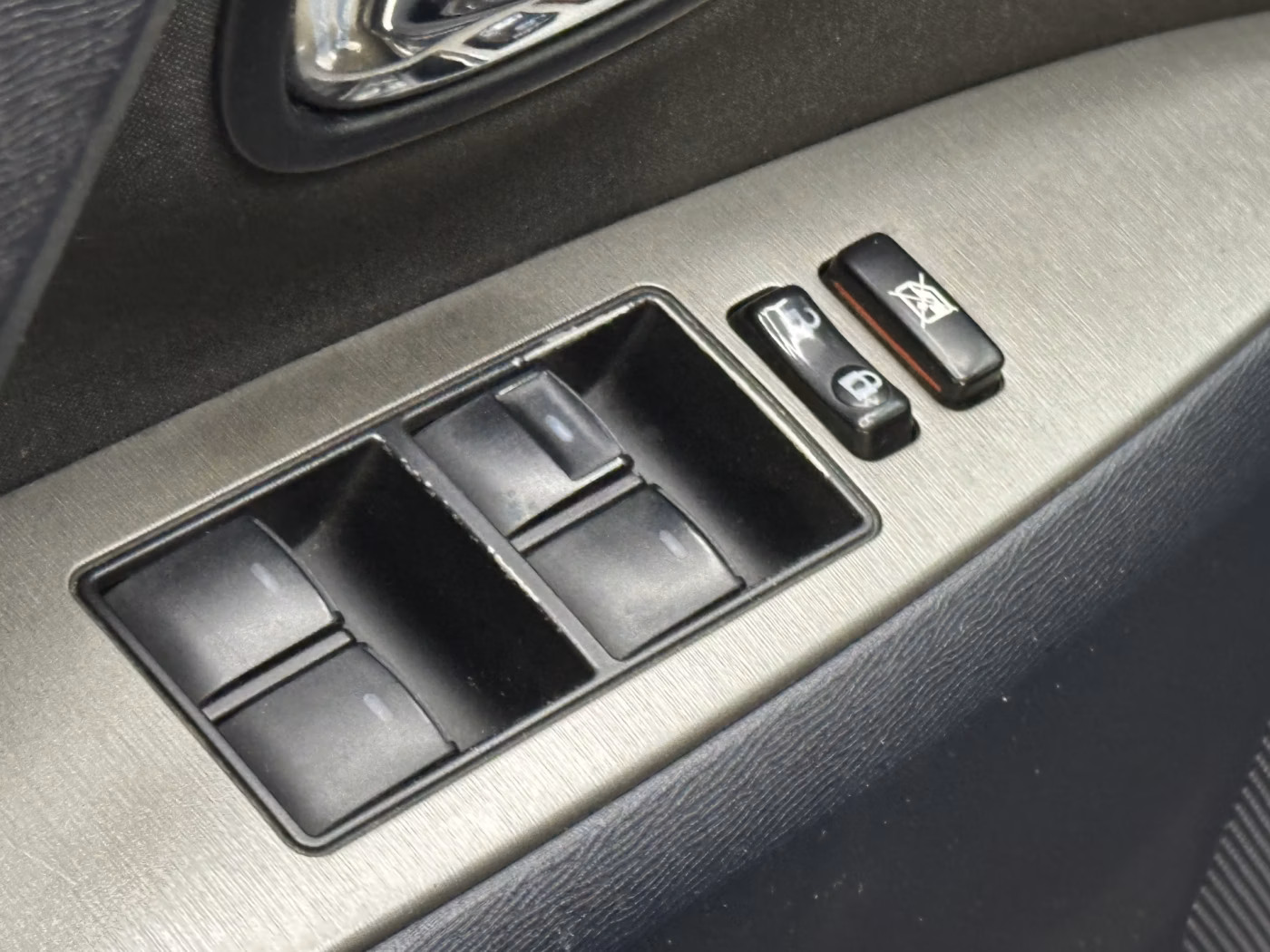 Toyota Avensis фото 19