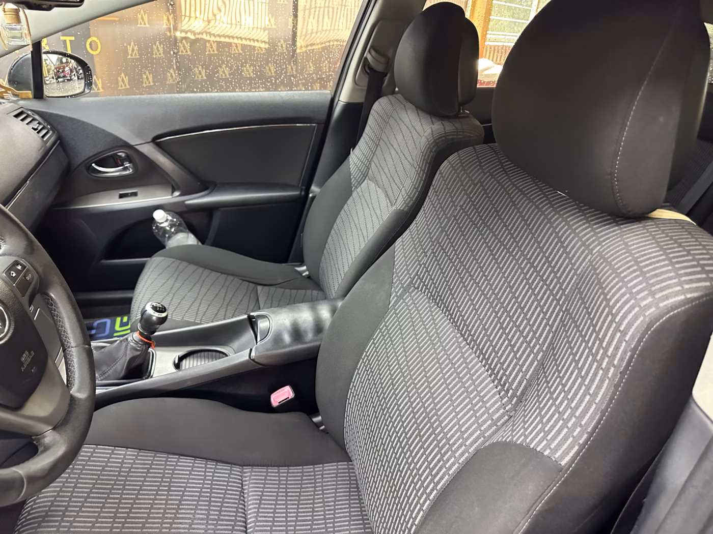 Toyota Avensis фото 21