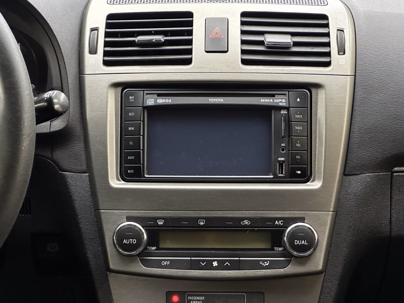 Toyota Avensis фото 14
