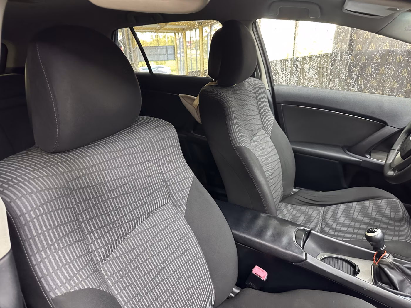 Toyota Avensis фото 22