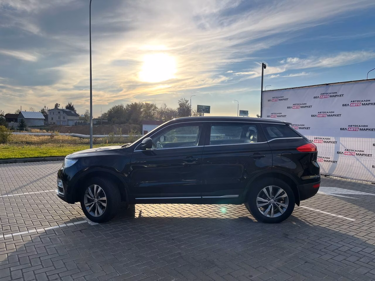 Geely Atlas фото 8