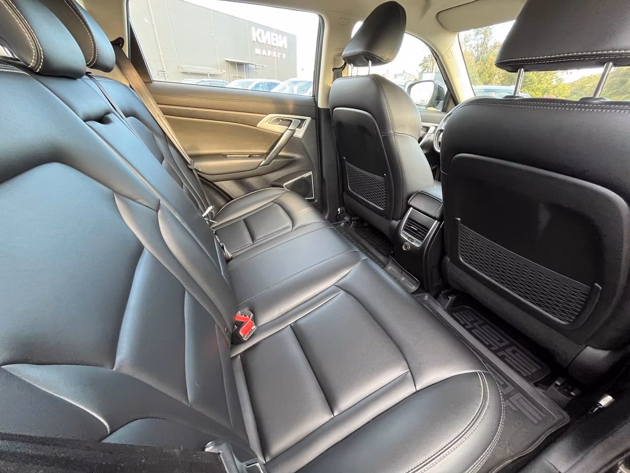 Geely Atlas фото 18