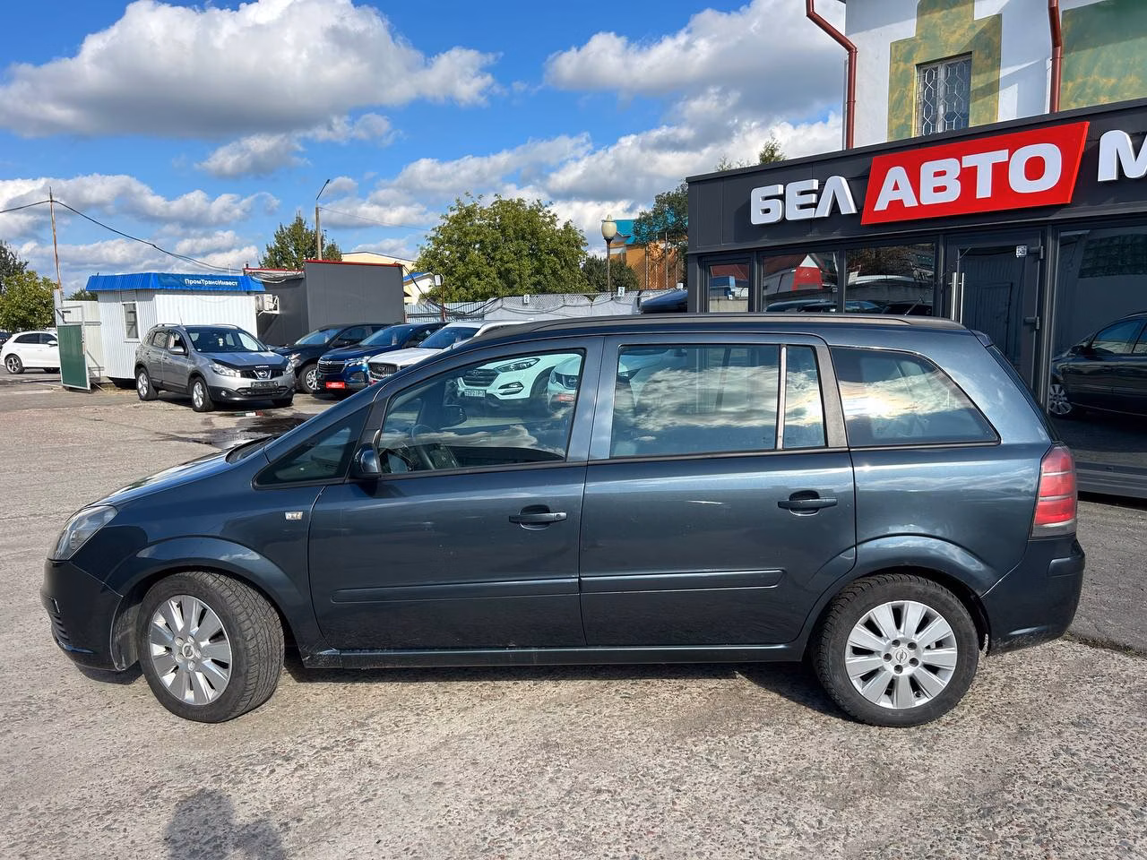 Opel Zafira фото 8