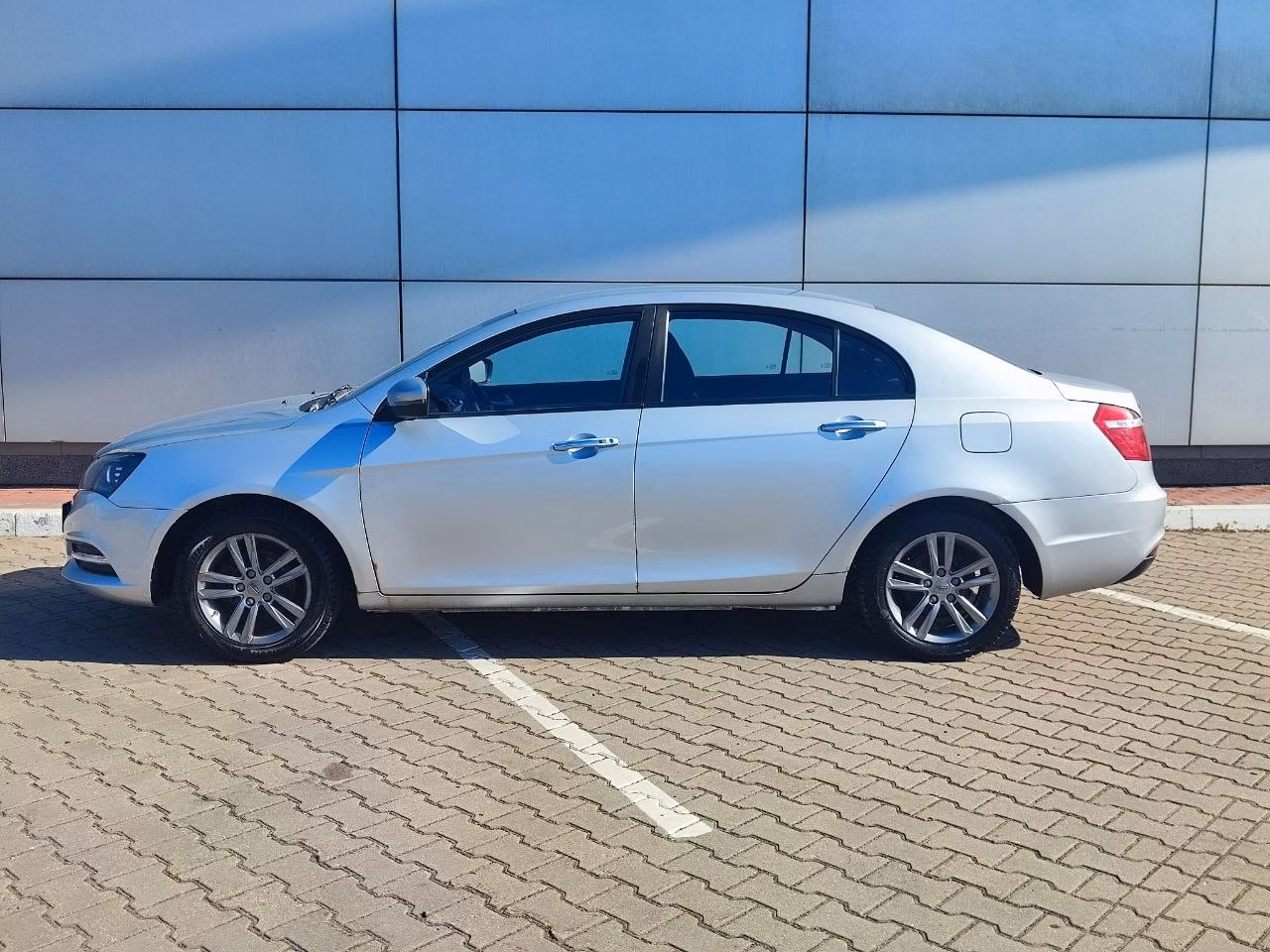 Geely Emgrand фото 8
