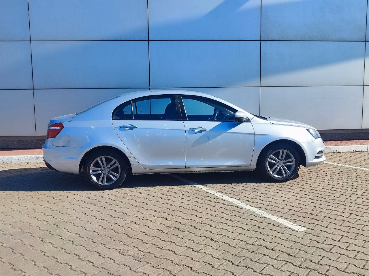 Geely Emgrand фото 4