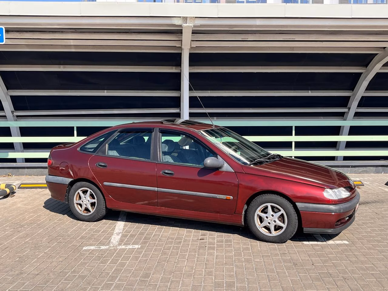Renault Laguna фото 3