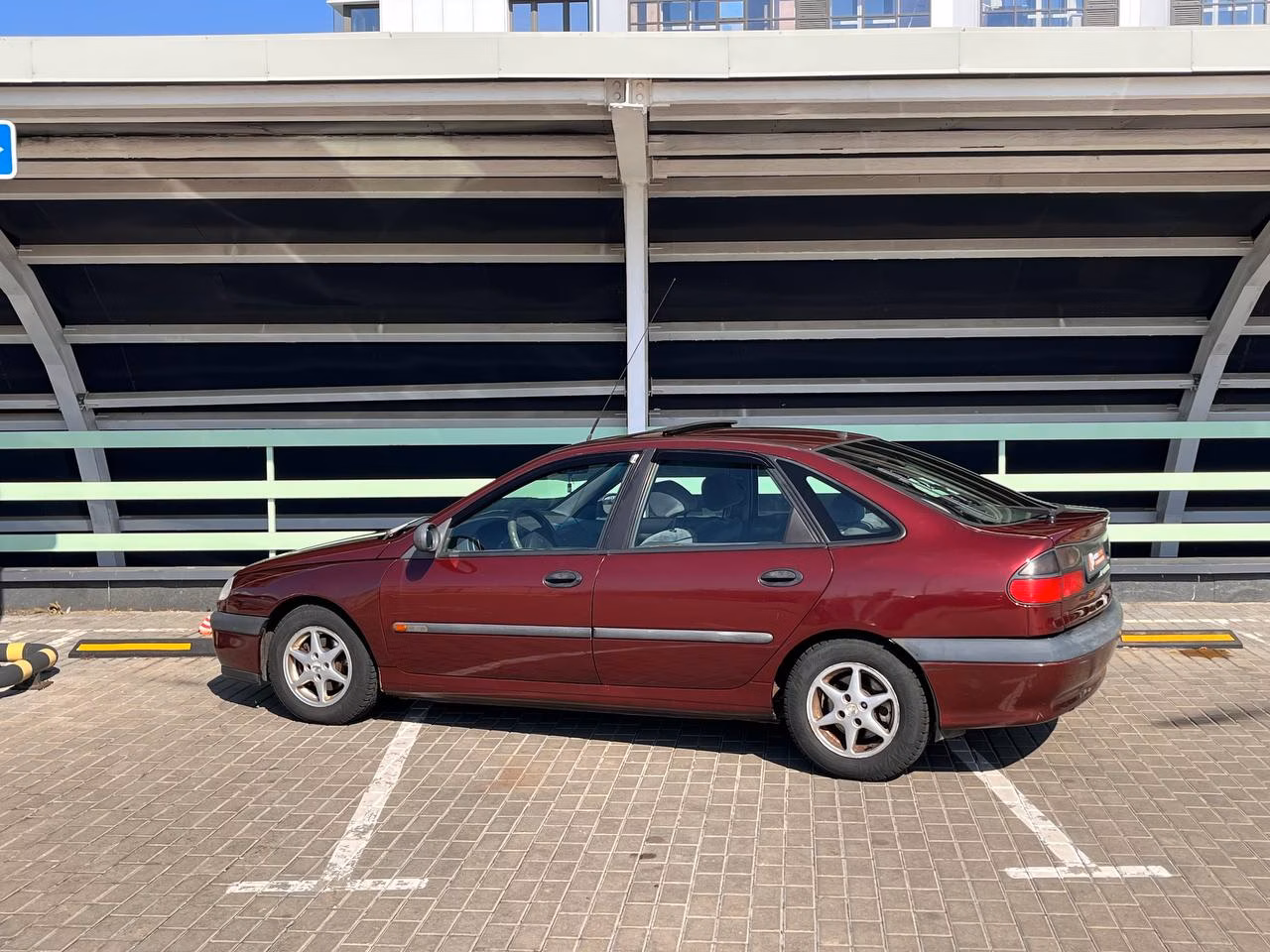 Renault Laguna фото 4