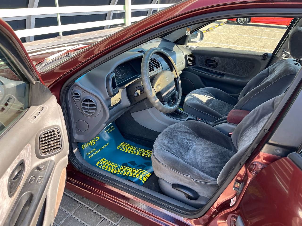 Renault Laguna фото 7