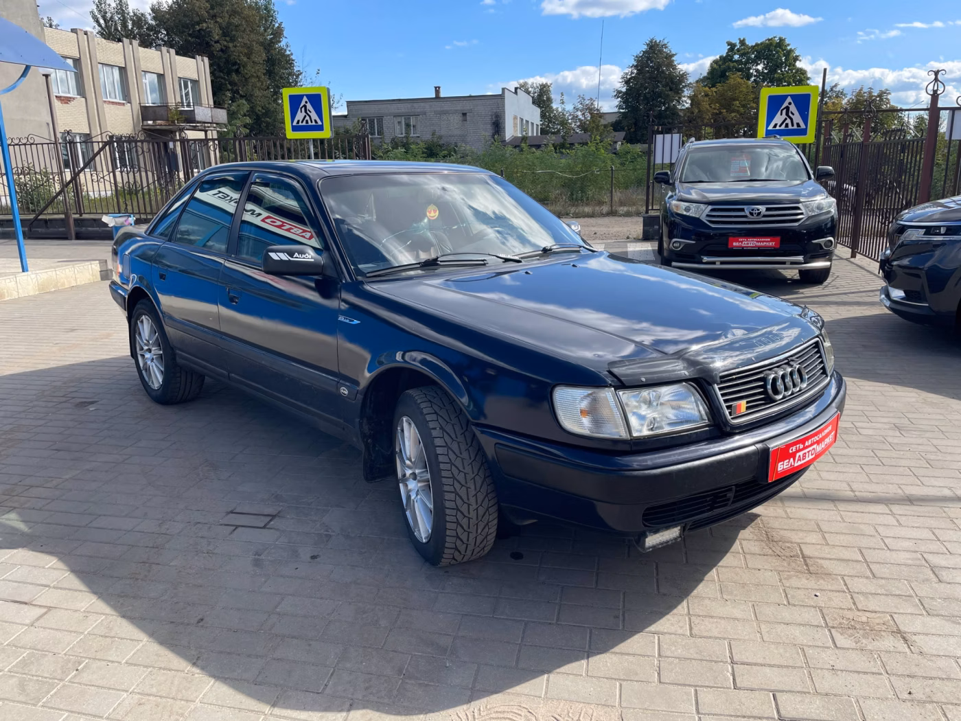 Audi 100 фото 14