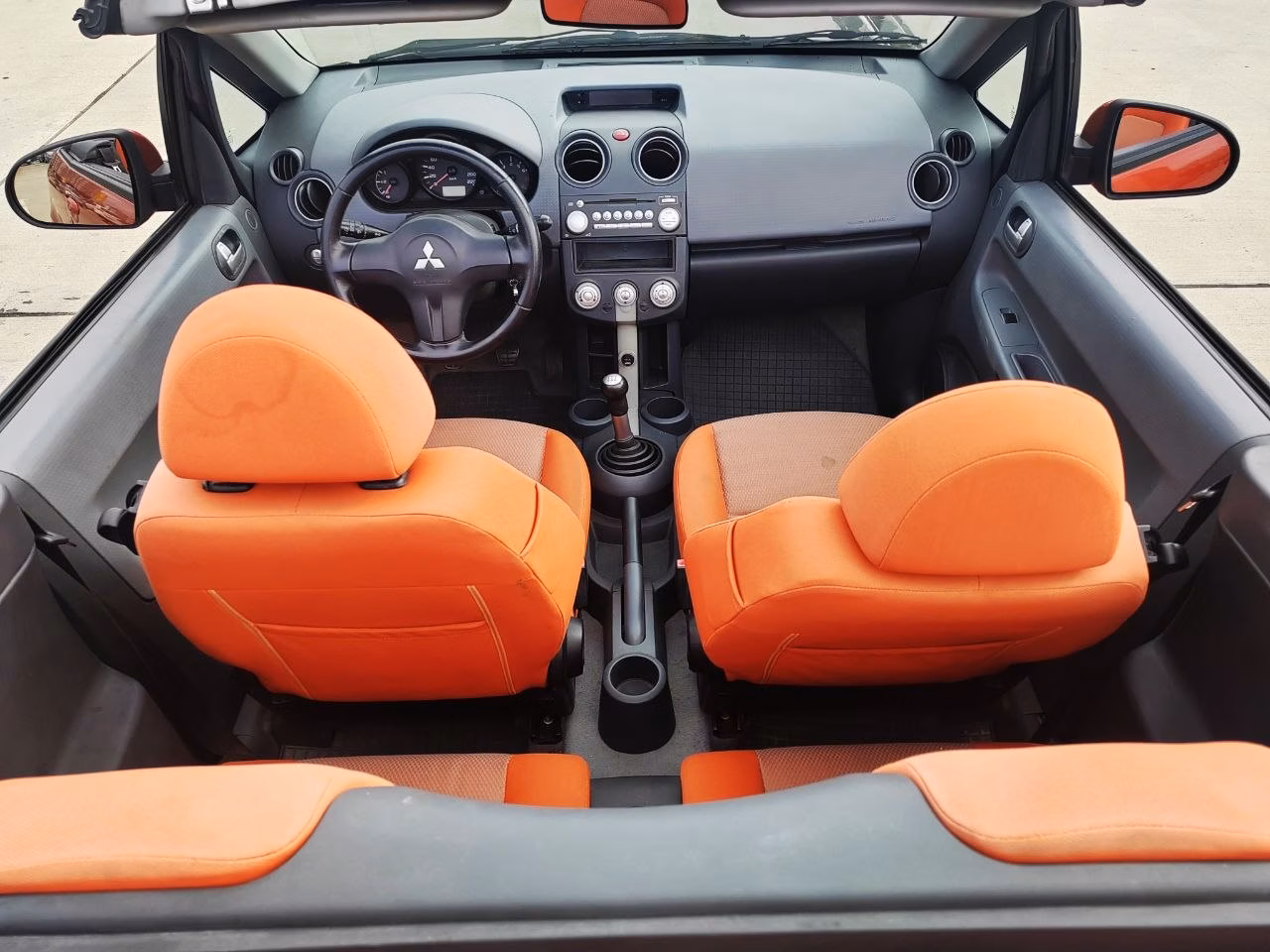 Mitsubishi Colt фото 9
