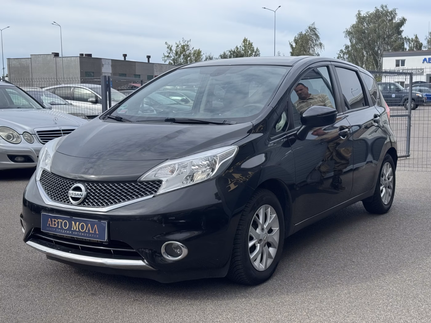 Nissan Note фото 3