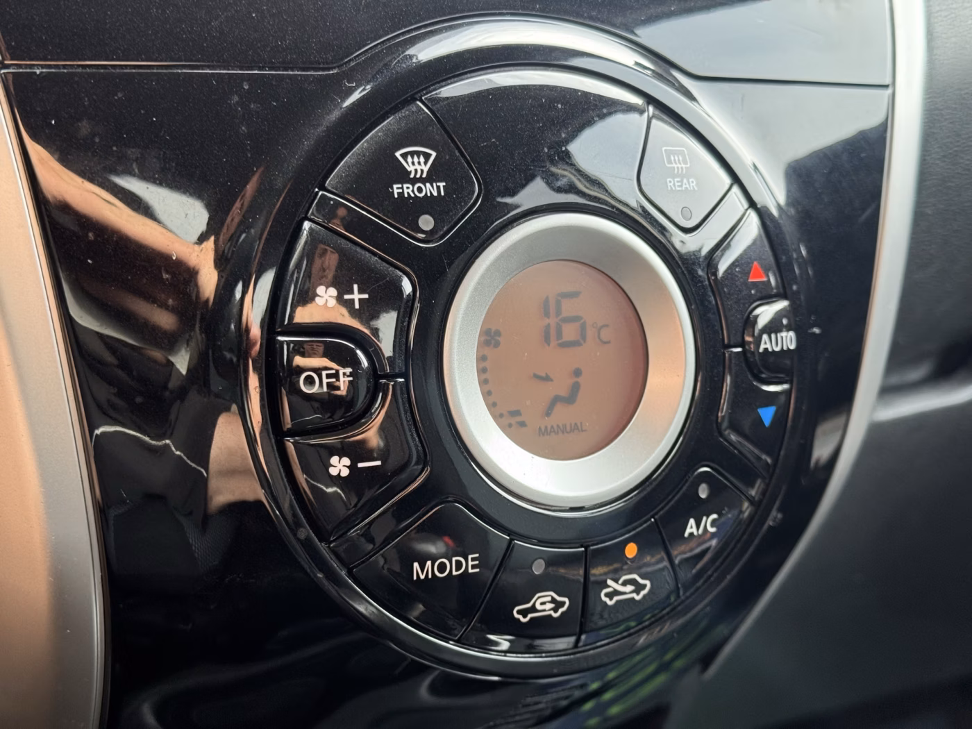 Nissan Note фото 14