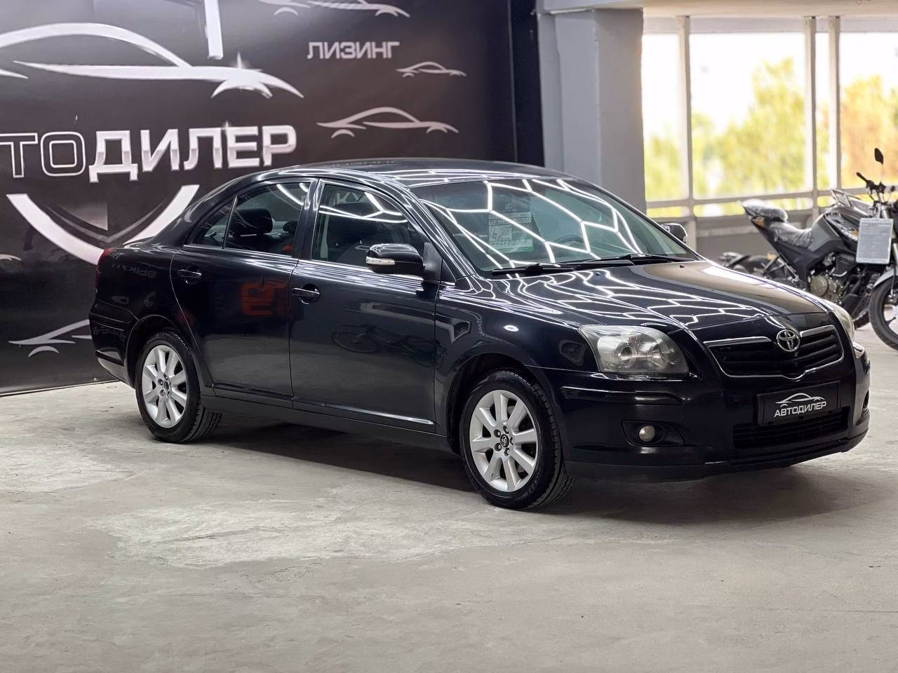 Toyota Avensis фото 3