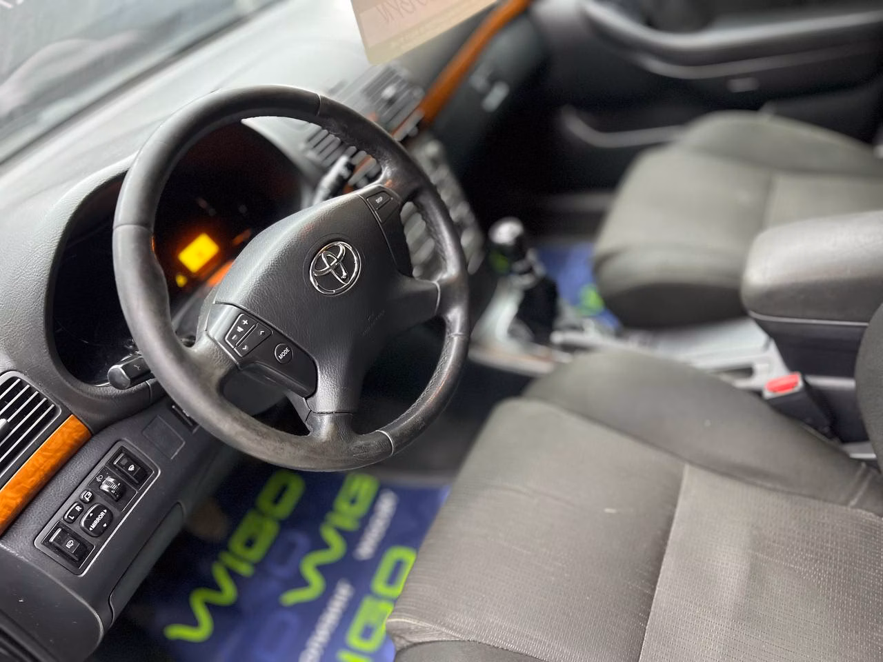 Toyota Avensis фото 7