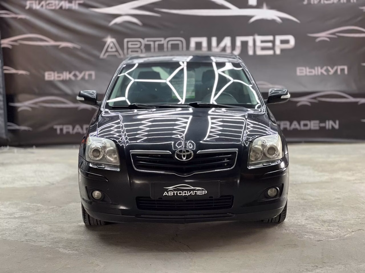 Toyota Avensis фото 2