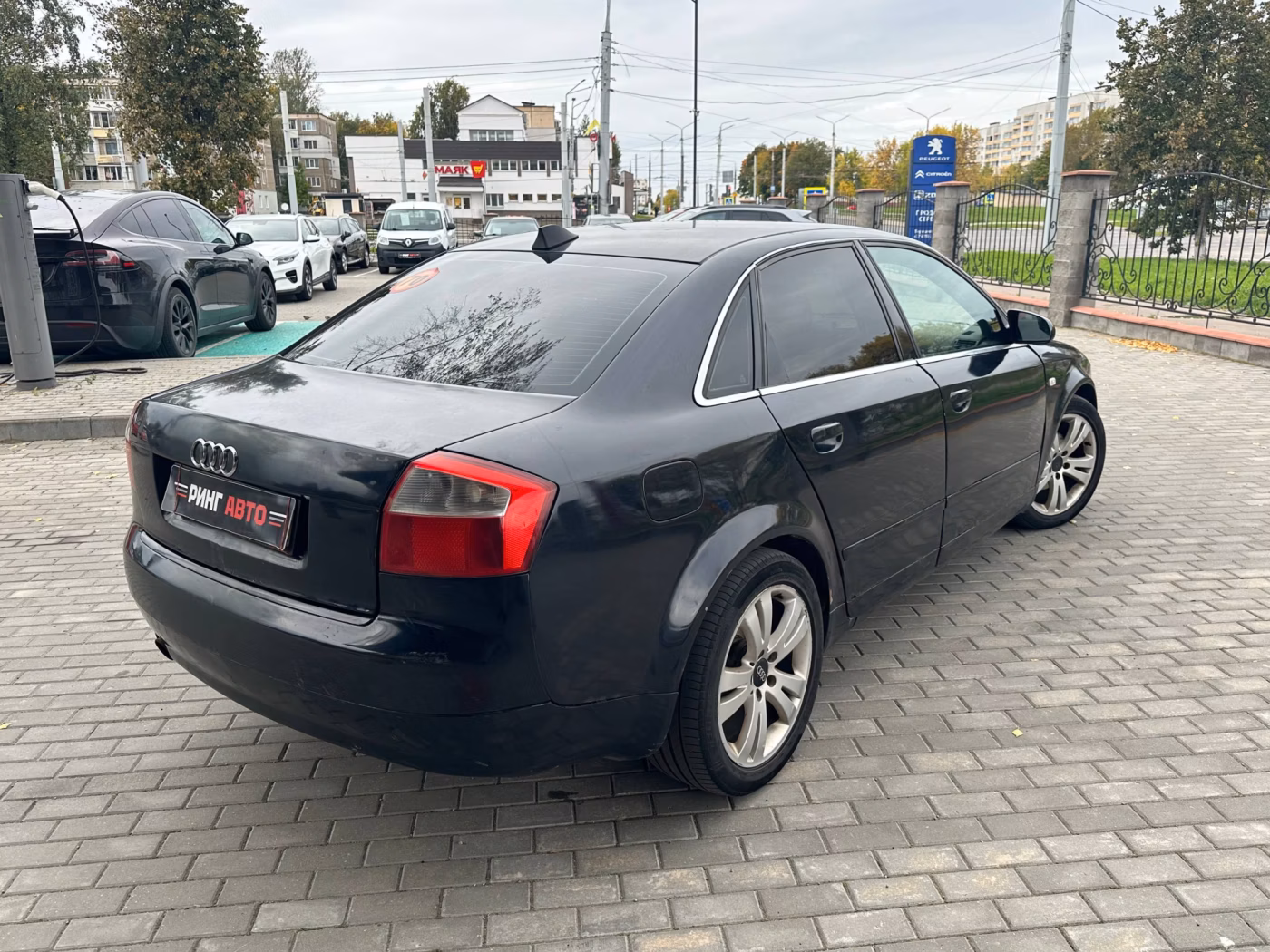 Audi A4 фото 5