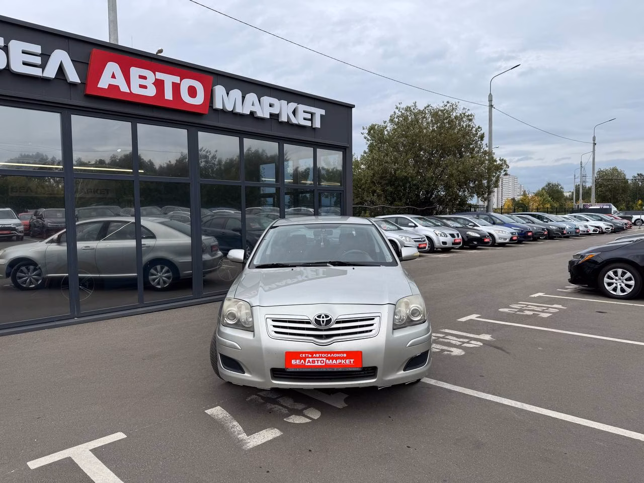 Toyota Avensis фото 2