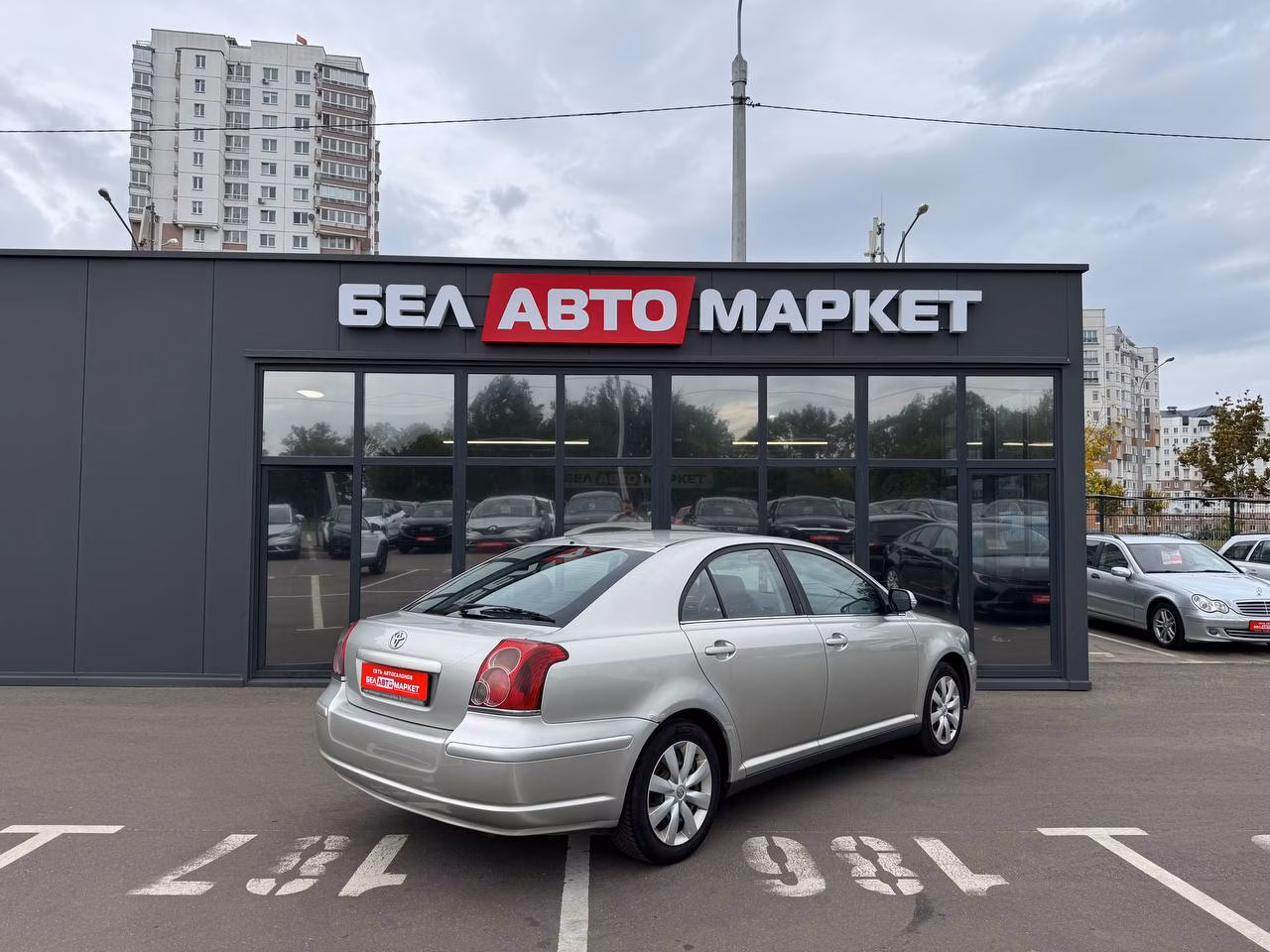 Toyota Avensis фото 5