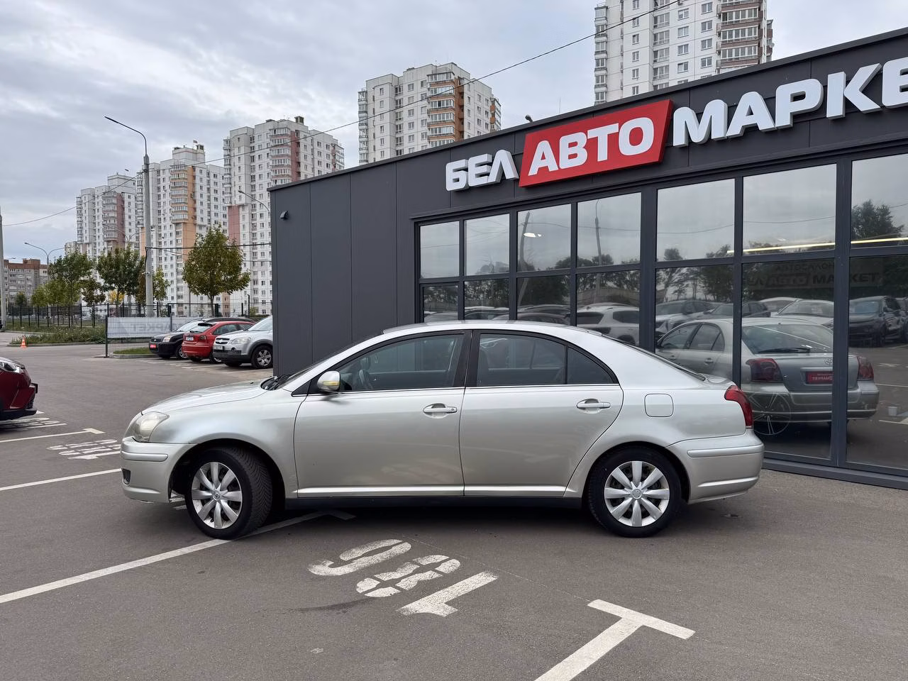 Toyota Avensis фото 8