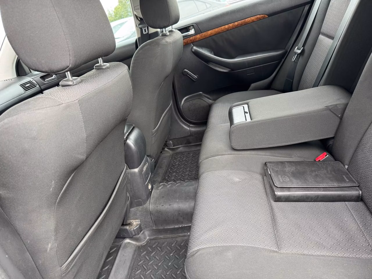 Toyota Avensis фото 16