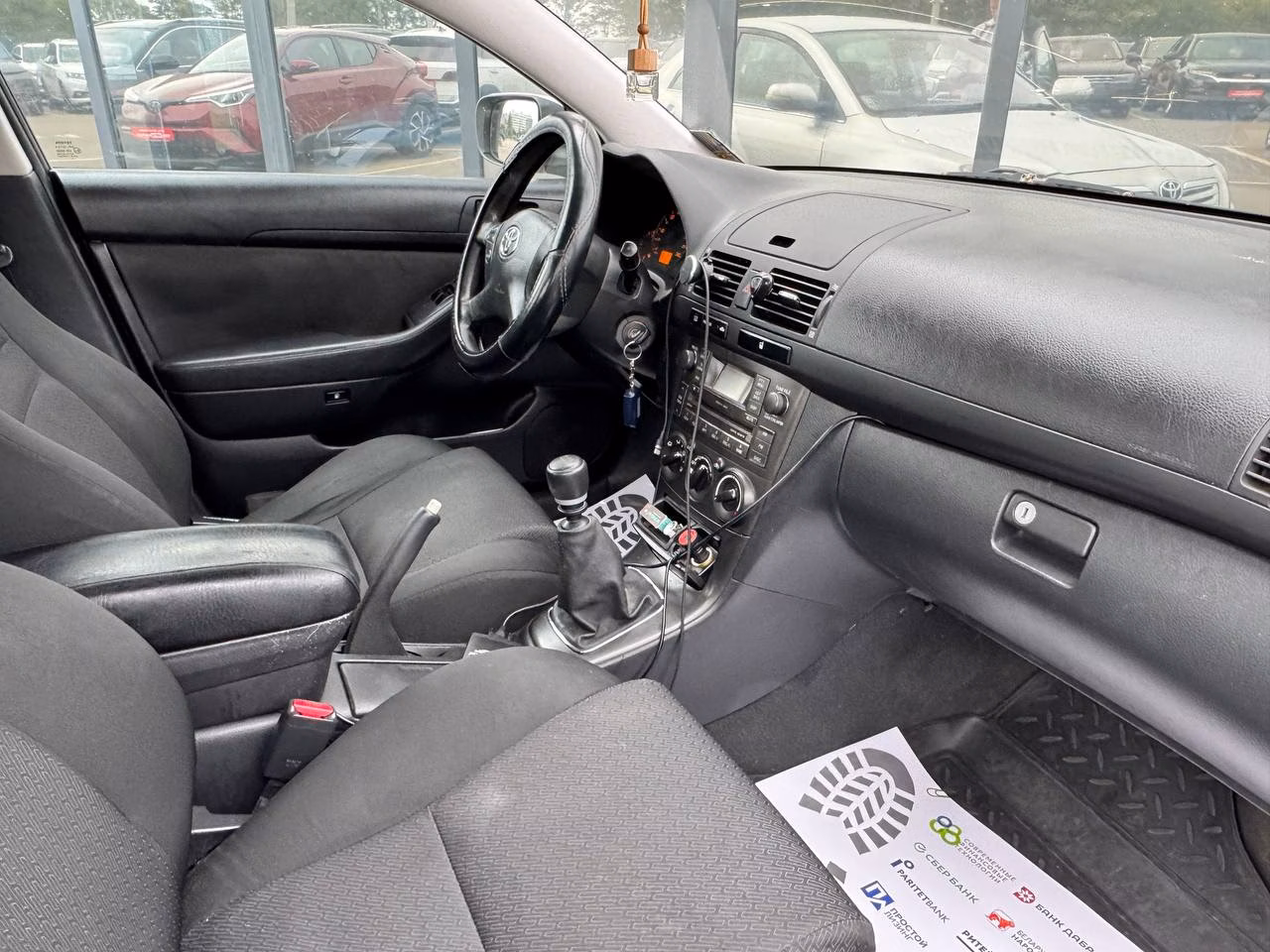 Toyota Avensis фото 18