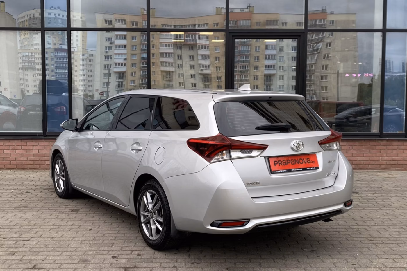 Toyota Auris фото 8