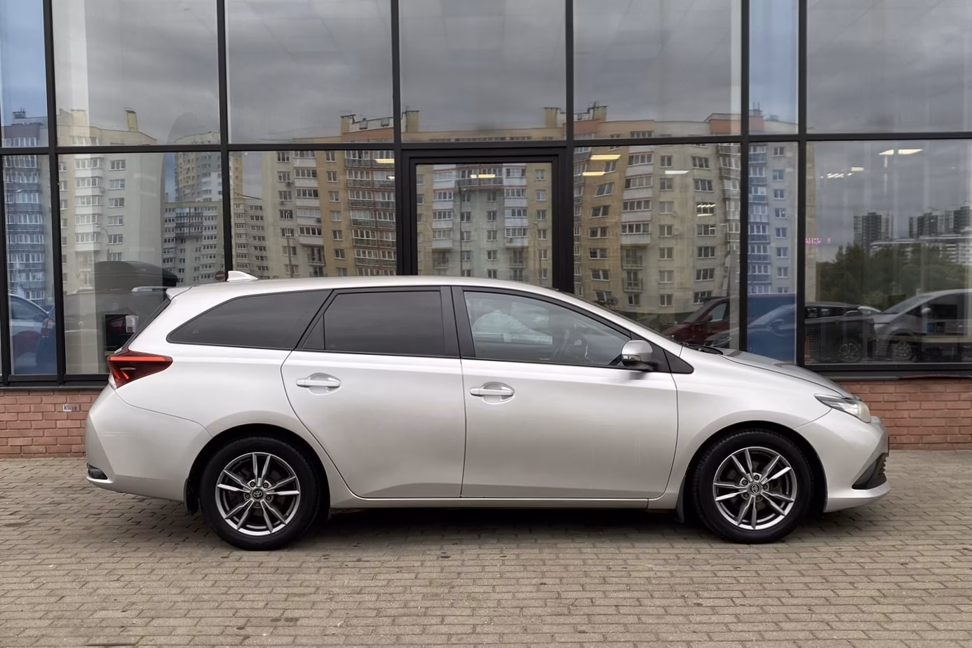 Toyota Auris фото 5
