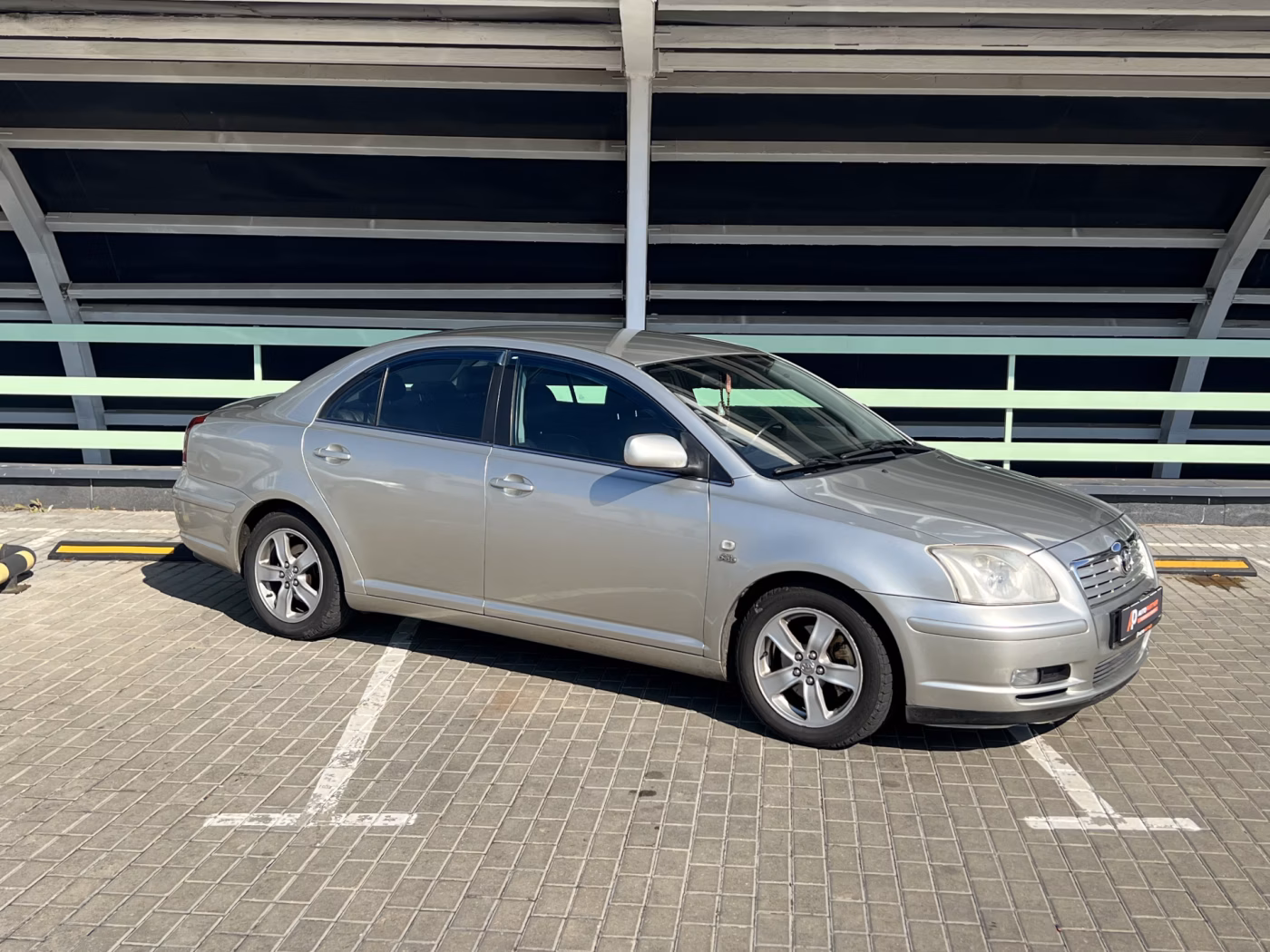 Toyota Avensis фото 3