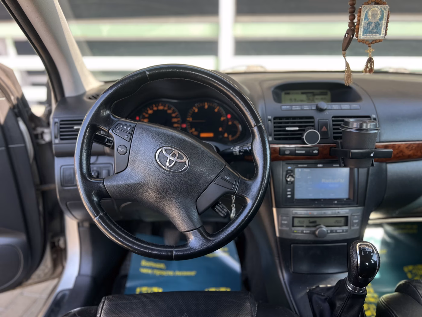 Toyota Avensis фото 9