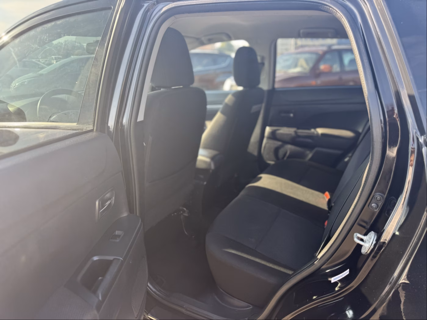 Mitsubishi Outlander Sport фото 14