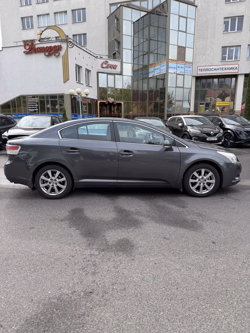 Toyota Avensis фото 8
