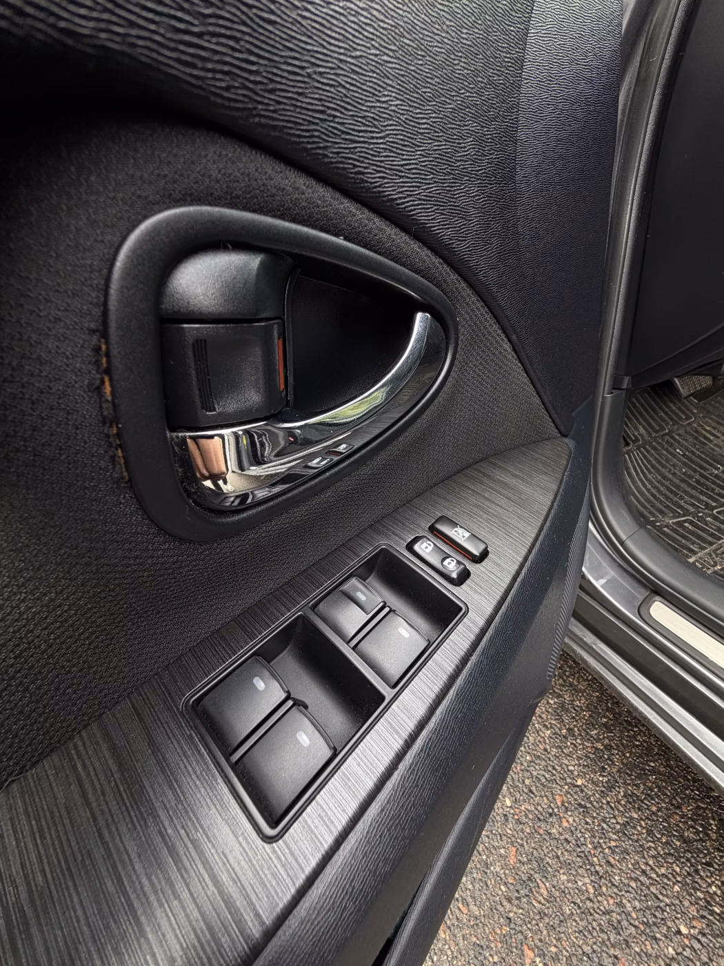 Toyota Avensis фото 13