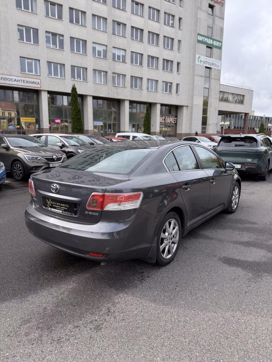 Toyota Avensis фото 7