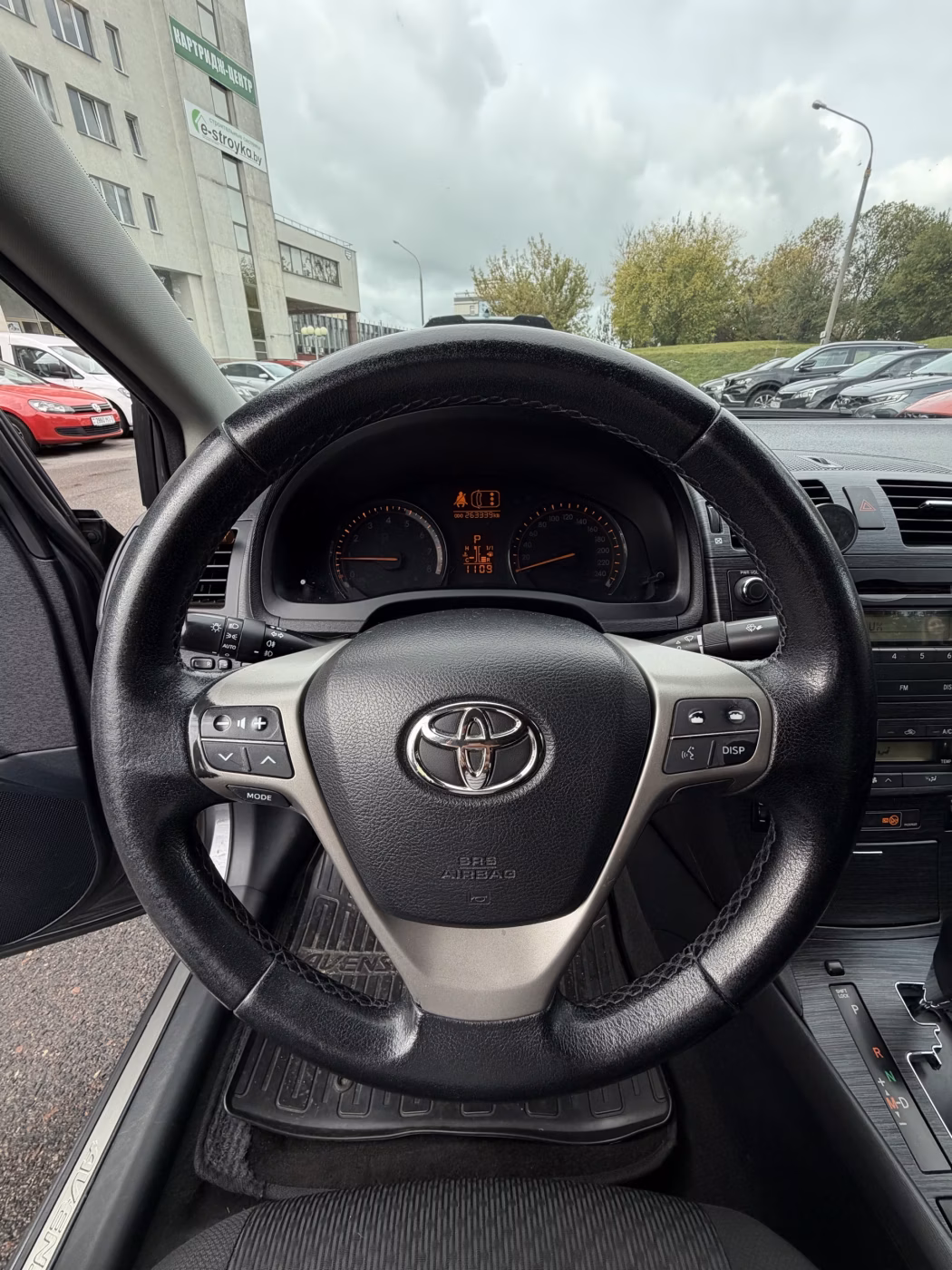Toyota Avensis фото 20