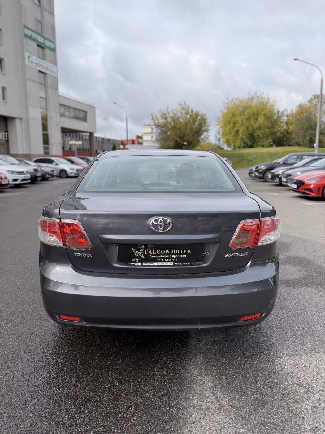 Toyota Avensis фото 6