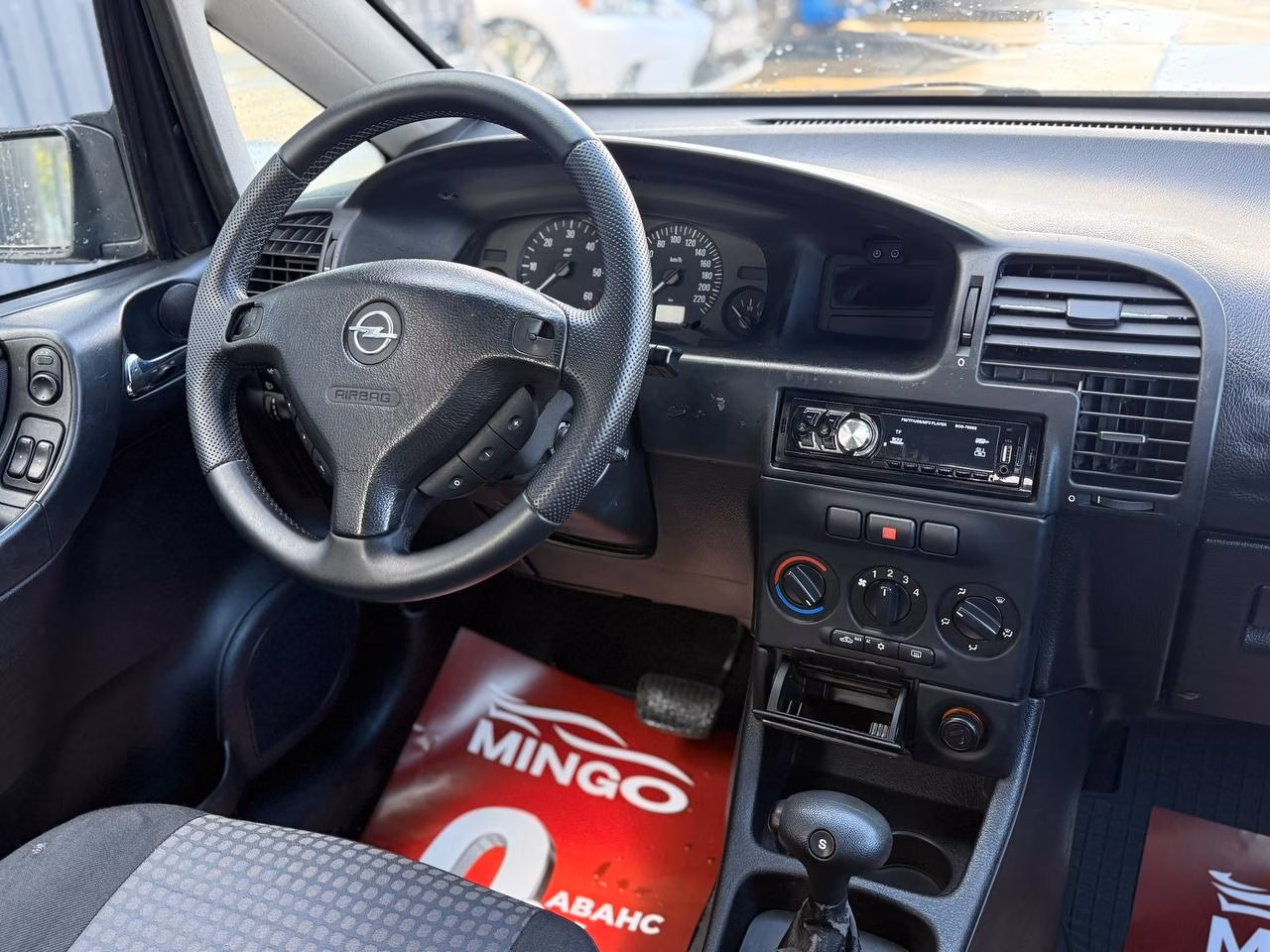 Opel Zafira фото 10