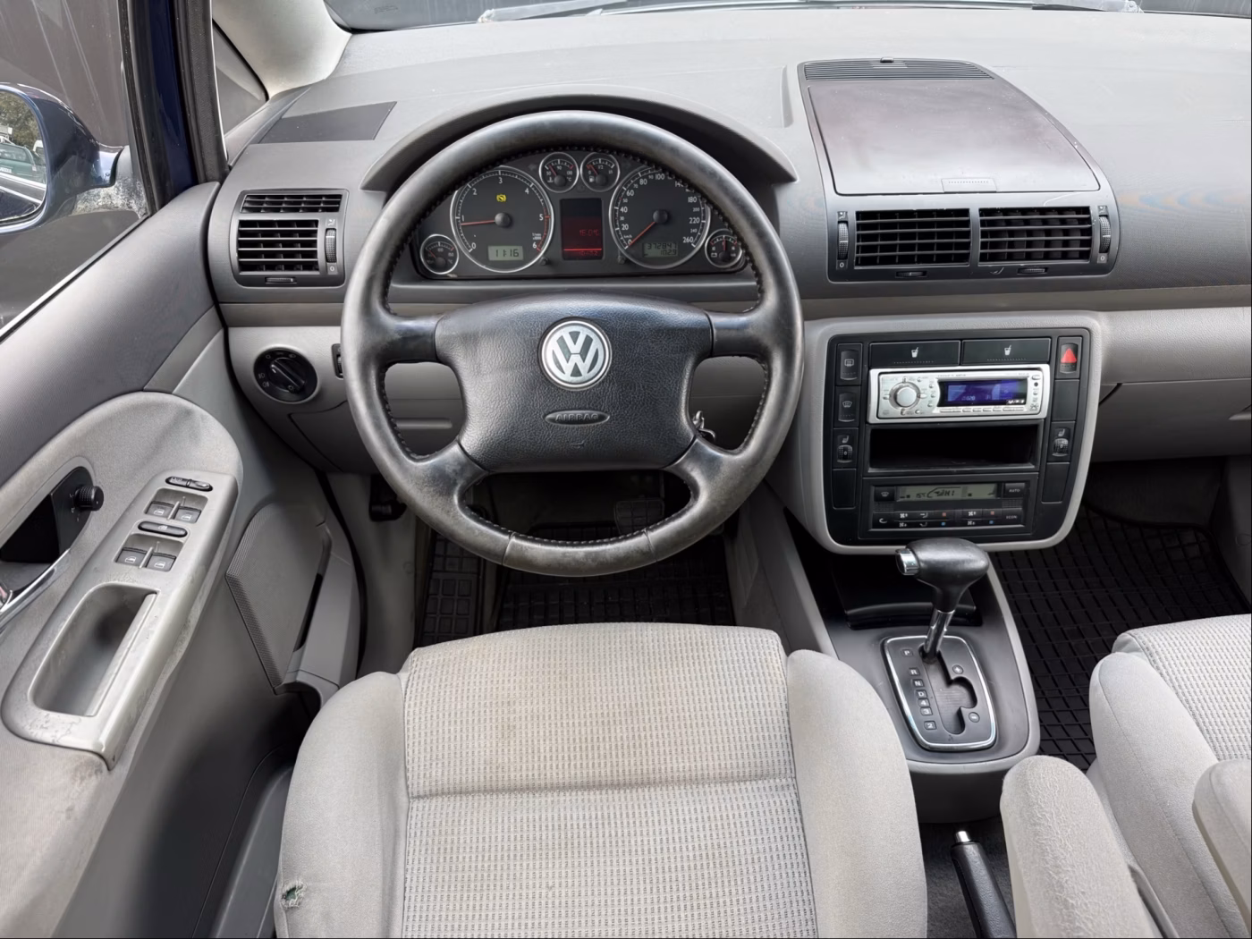 Volkswagen Sharan фото 10