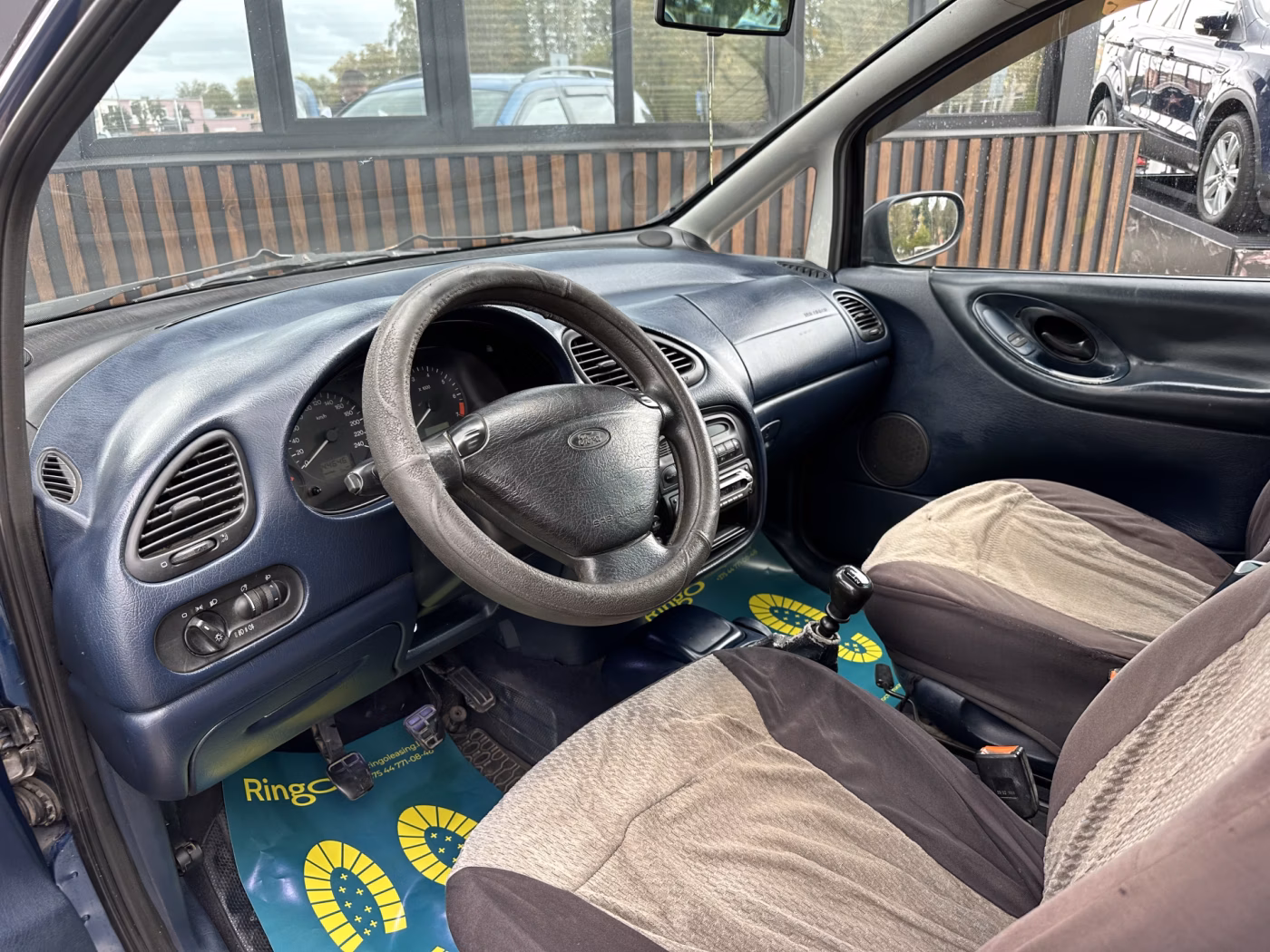 Ford Galaxy фото 7