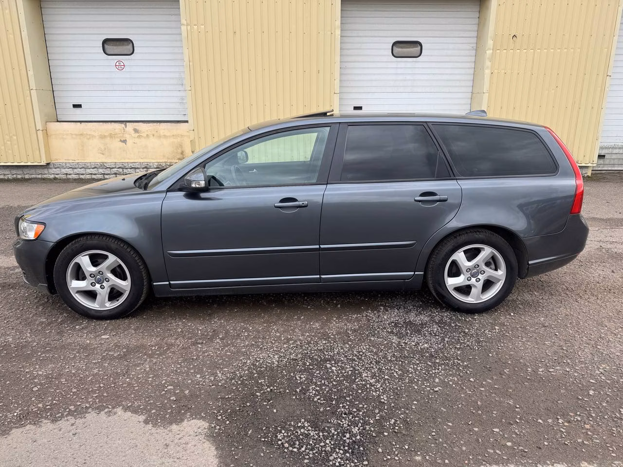 Volvo V50 фото 8