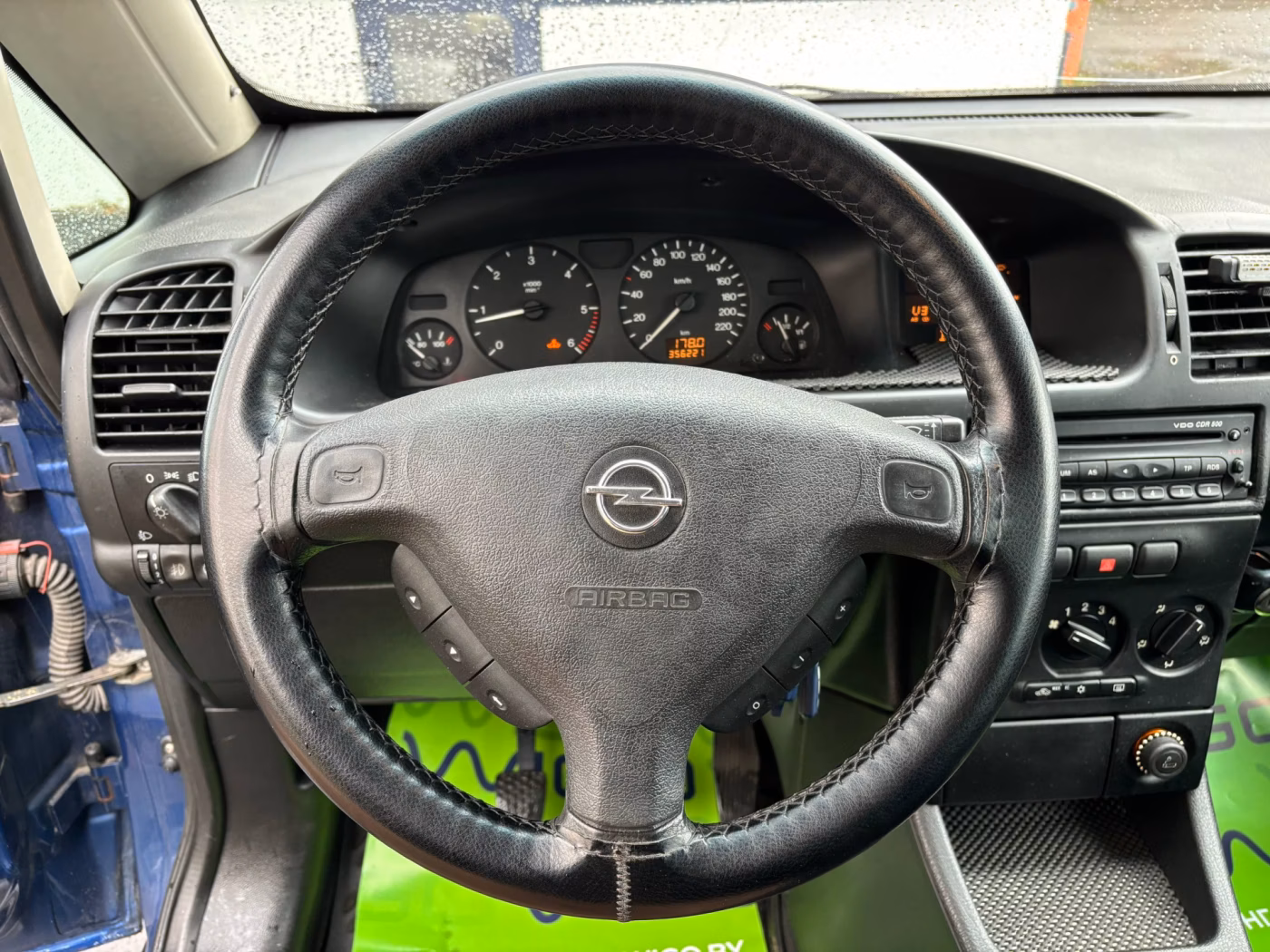 Opel Zafira фото 10