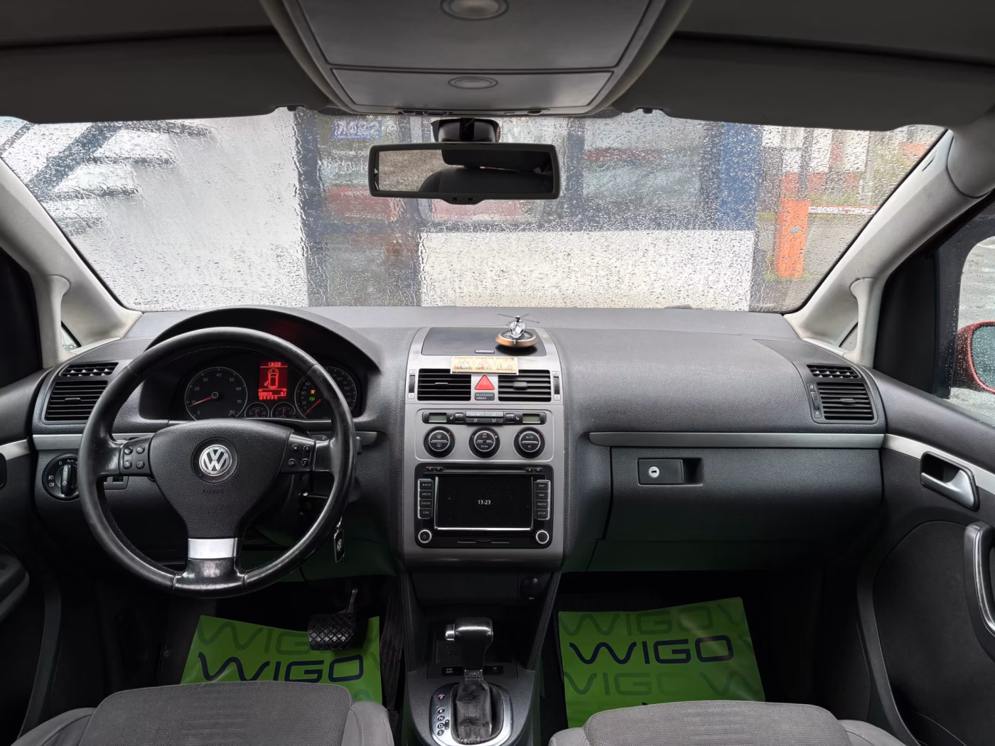 Volkswagen Touran фото 17