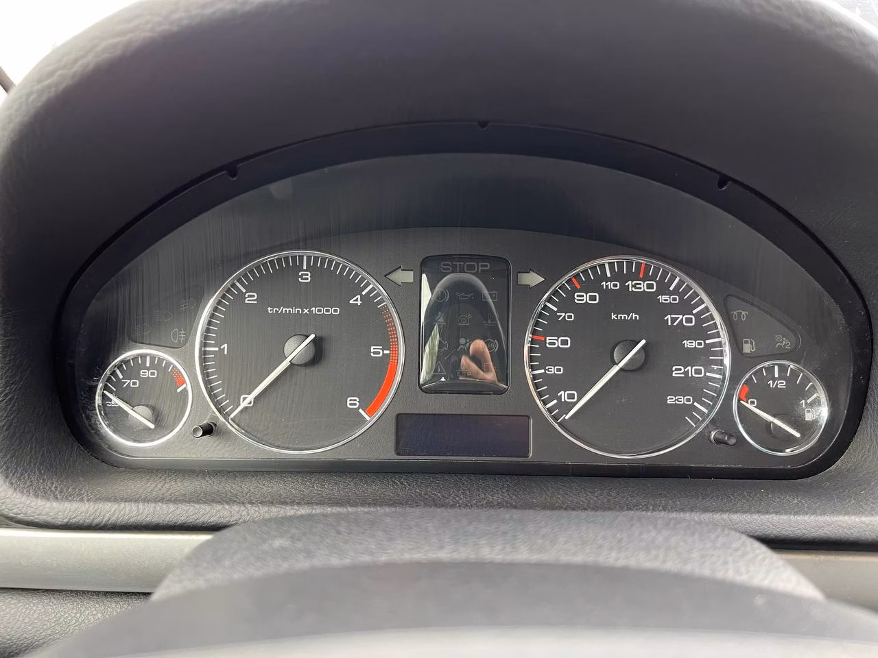 Peugeot 407 фото 13